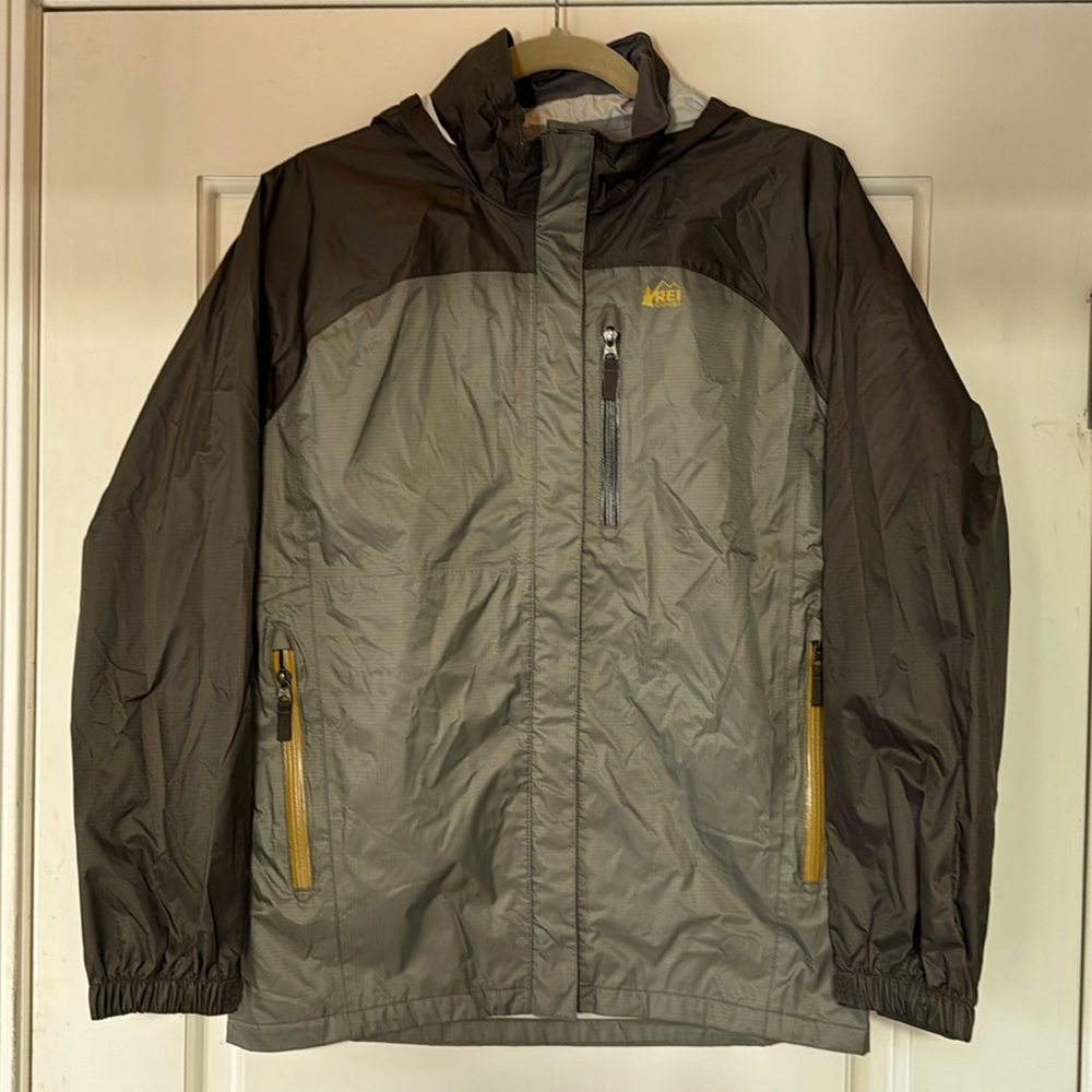 REI Co-op Gray Boys Rain jacket with hood XL (18)